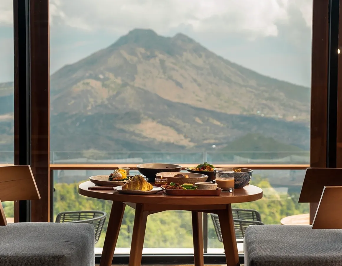 Day 2 - Atmosphere and Beach Day